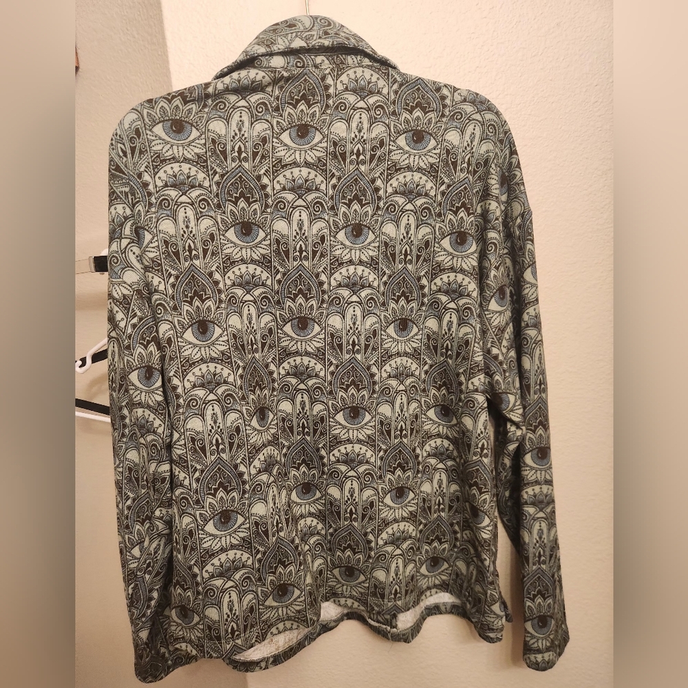 EARTHBOUND Eye Pattern Top - Picture 4 of 4